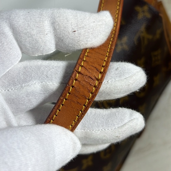 Louis Vuitton LV Shoulder Bag Saint Germain ✅COA Included - Picture 14 of 16